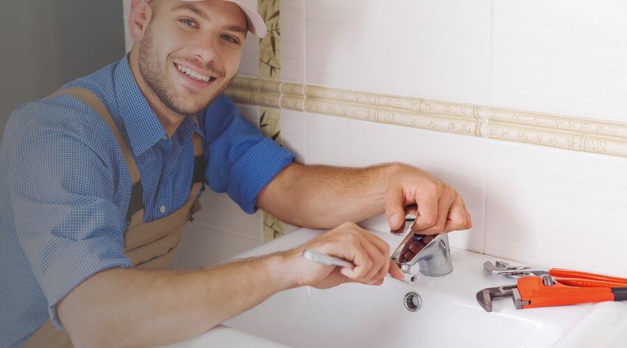 Professional clogged drains services in Slade, KY